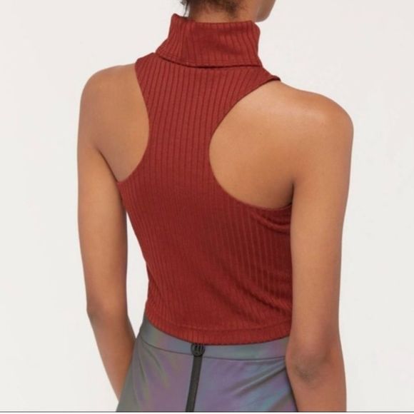 Urban Outfitters Finley Ribbed Turtleneck Tank Top medium - Picture 2 of 11